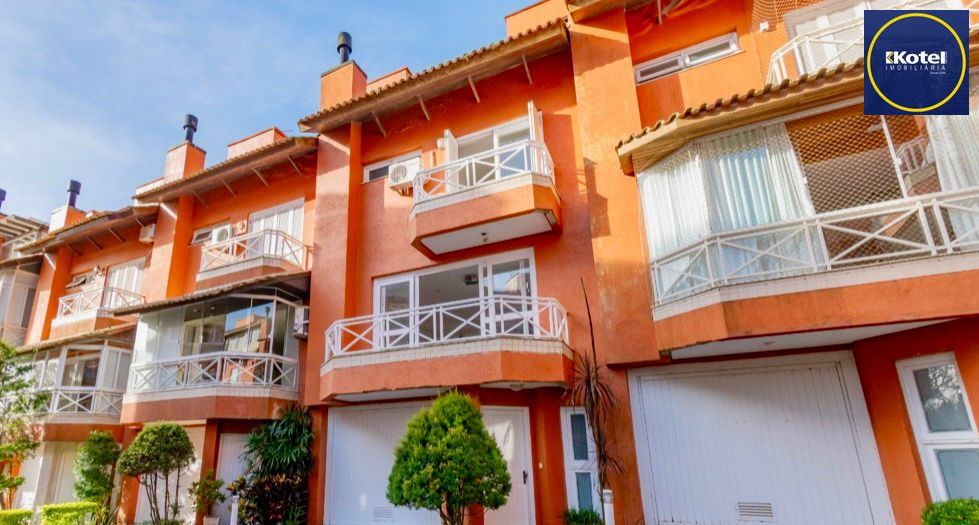 Casa em Condomínio Fechado no Bairro Vila Assunção  de Porto Alegre/RS