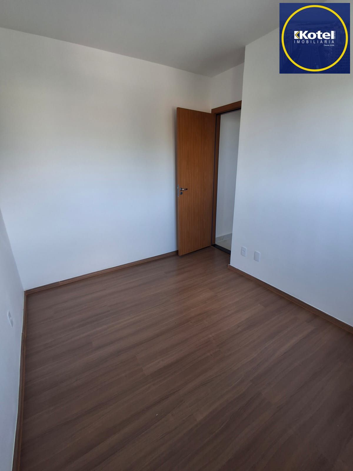 Apartamento de 2 dormitórios com suíte e 1 vaga escriturada !