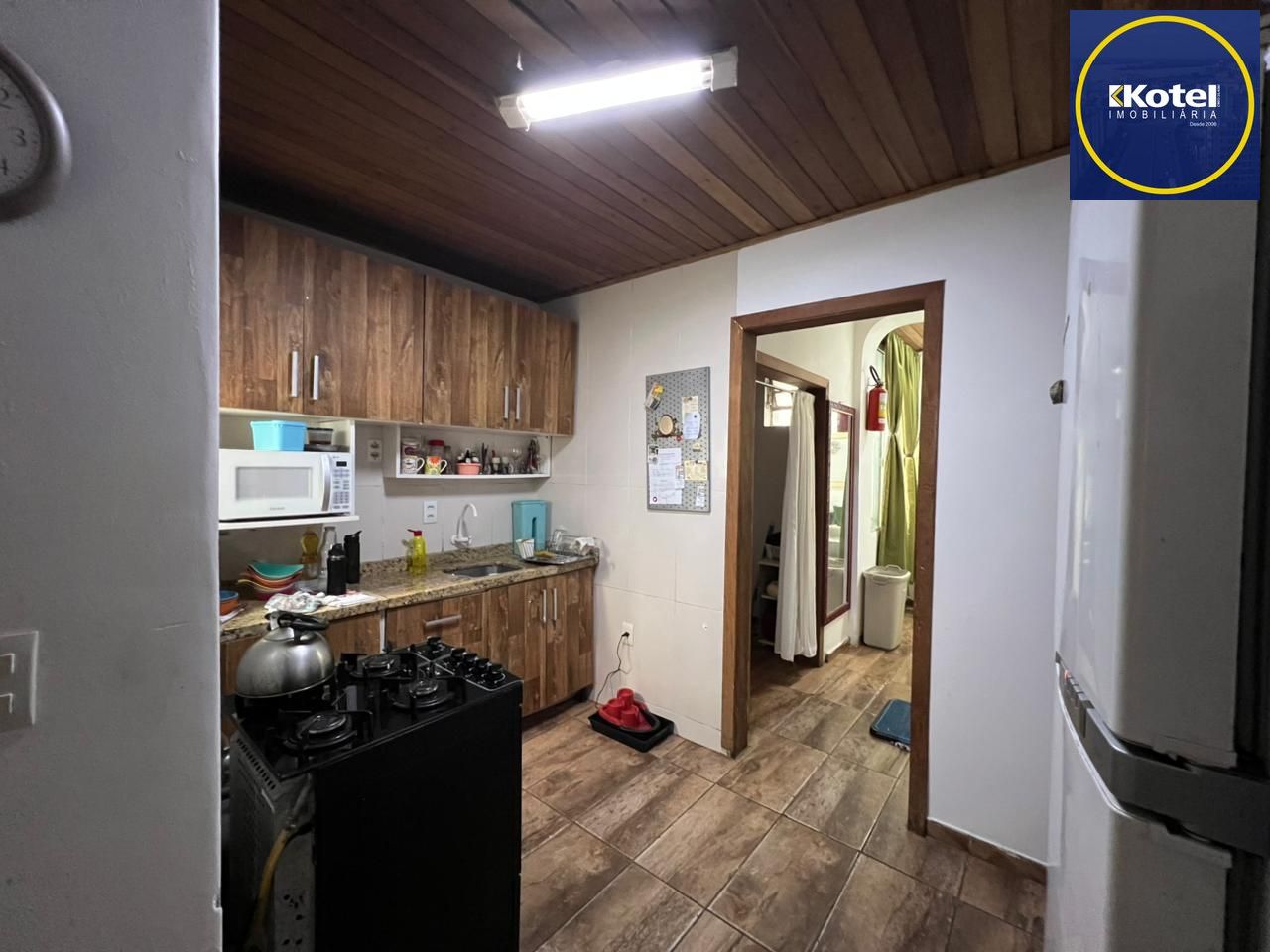Apartamento com 03 quartos e 02 banheiros no Centro Histórico de Porto Alegre.