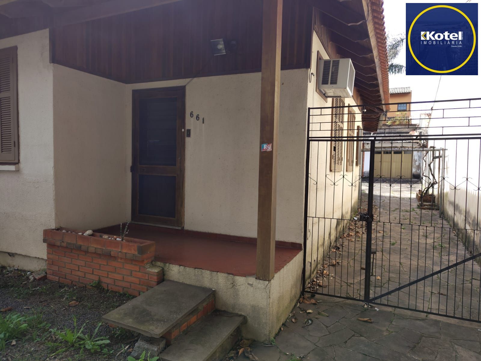 Casa com 03 quartos no Bairro São Pedro em Porto Alegre