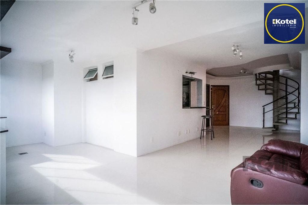 Excelente cobertura de 255m² com 3 dormitórios e 2 vagas.