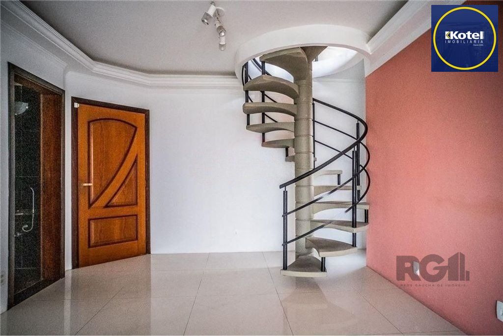Excelente cobertura de 255m² com 3 dormitórios e 2 vagas.