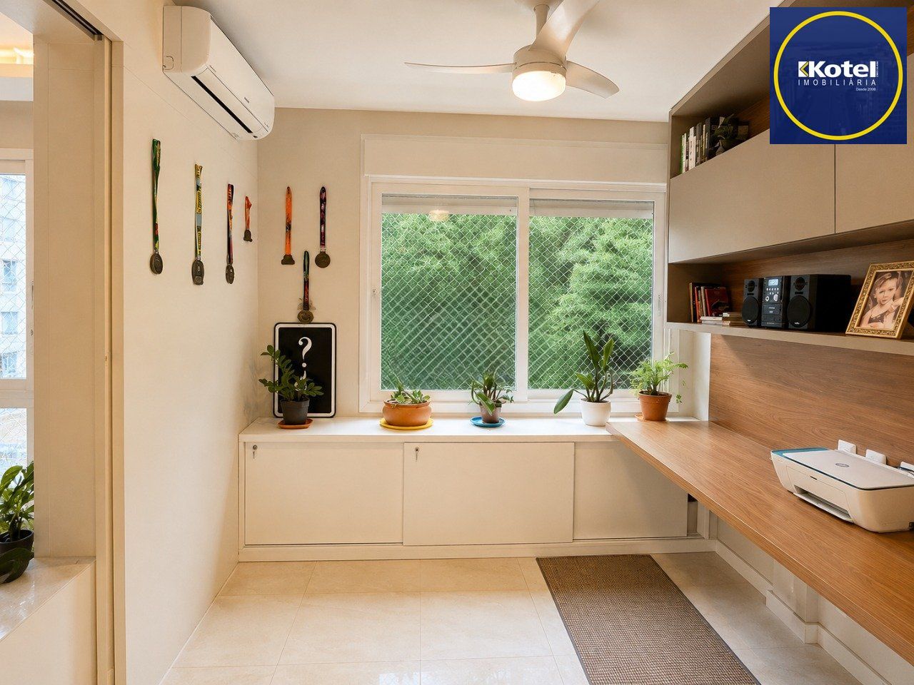 Apartamento de 3 dormitórios à venda no bairro Mont Serrat em Porto Alegre.