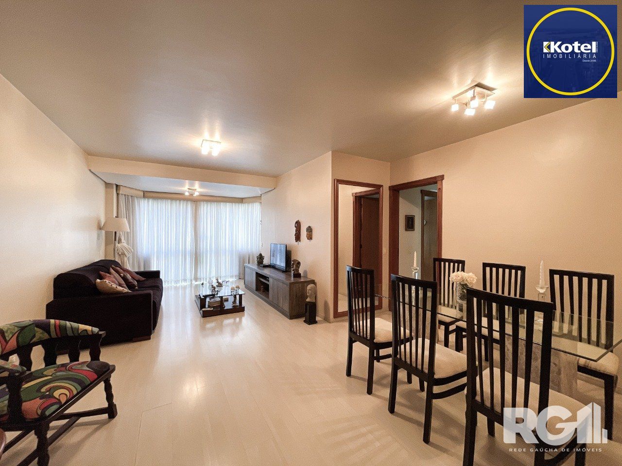 Apartamento 2D com suíte próximo a Praça da Encol.