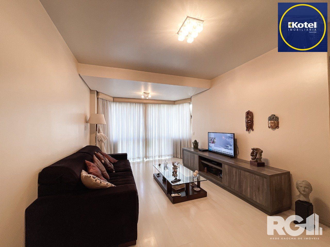 Apartamento 2D com suíte próximo a Praça da Encol.