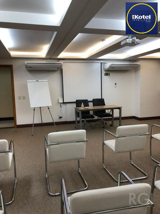 Sala Comercial à venda, 52m², Santa Maria Goretti - Porto Alegre