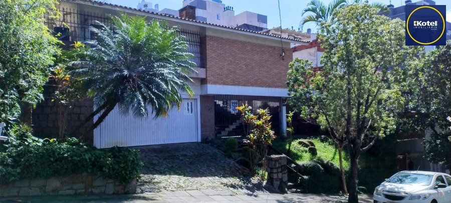 casa ampla, terreno excelente tamanho,  localização privilegiada em  porto alegre