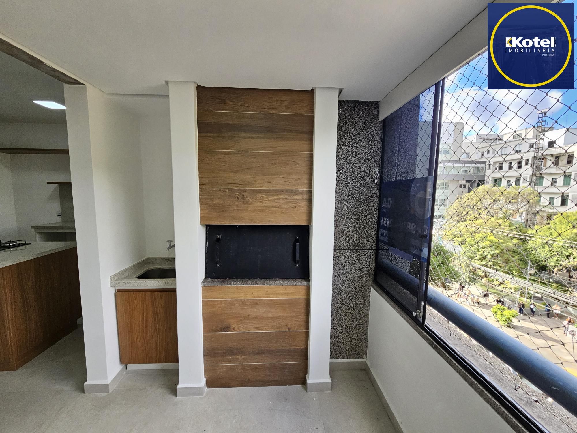 Apartamento 2 dormitórios, sacada com churrasqueira no Cristo Redentor