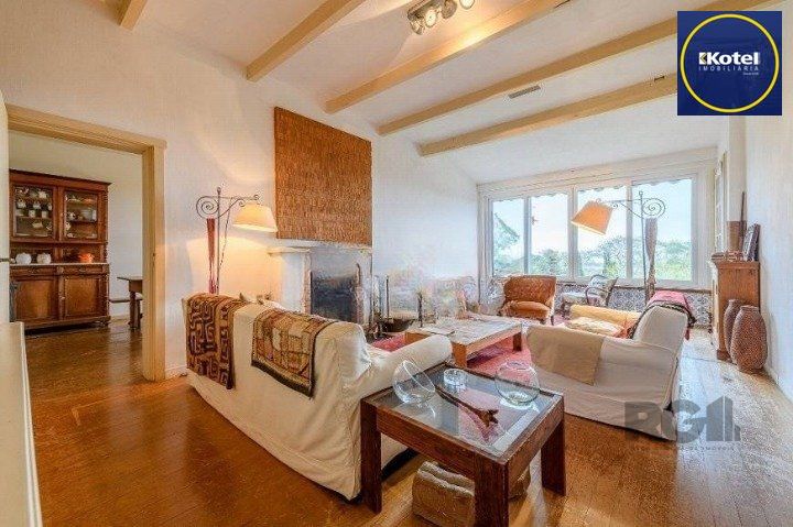 Casa com 3 dormitórios, 153 m² no bairro Vila Conceição, zona sul de Porto Alegre/RS.