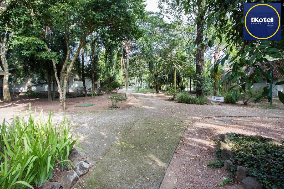 Terreno plano de 1000m² está localizado no conceituado condomínio Terra Ville