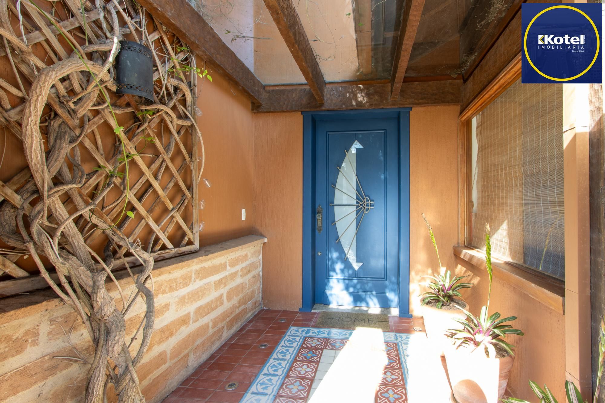Casa à venda  no Terra Ville com 6 dormitórios e fundo para o lago.