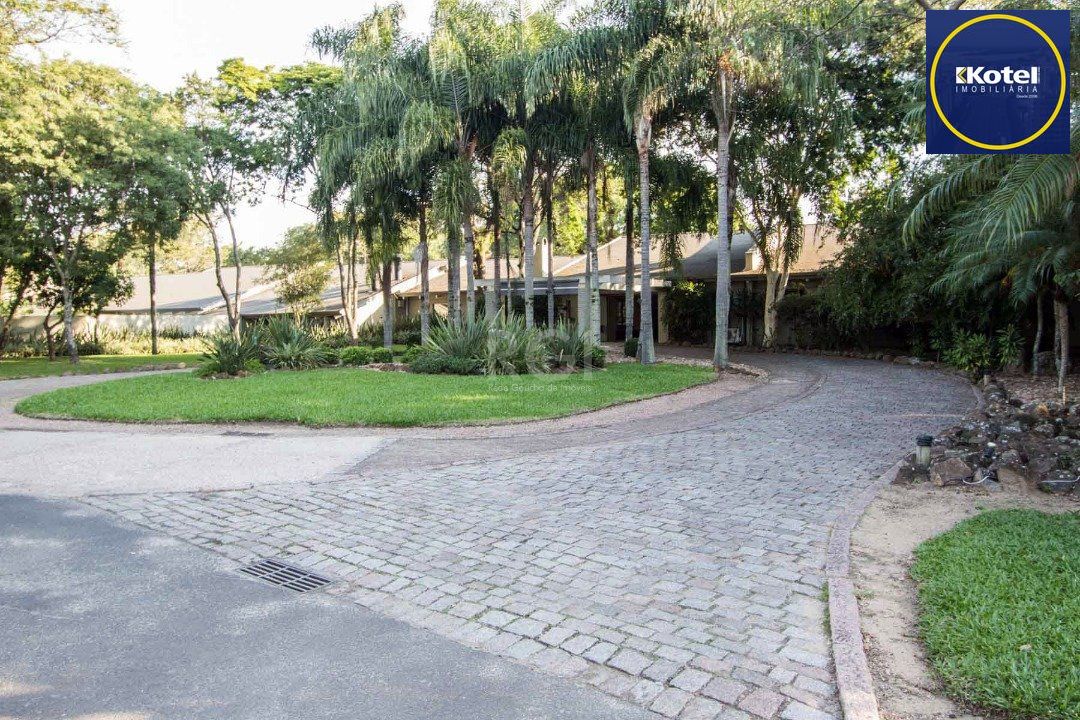 Terreno plano de 1000m² está localizado no conceituado condomínio Terra Ville