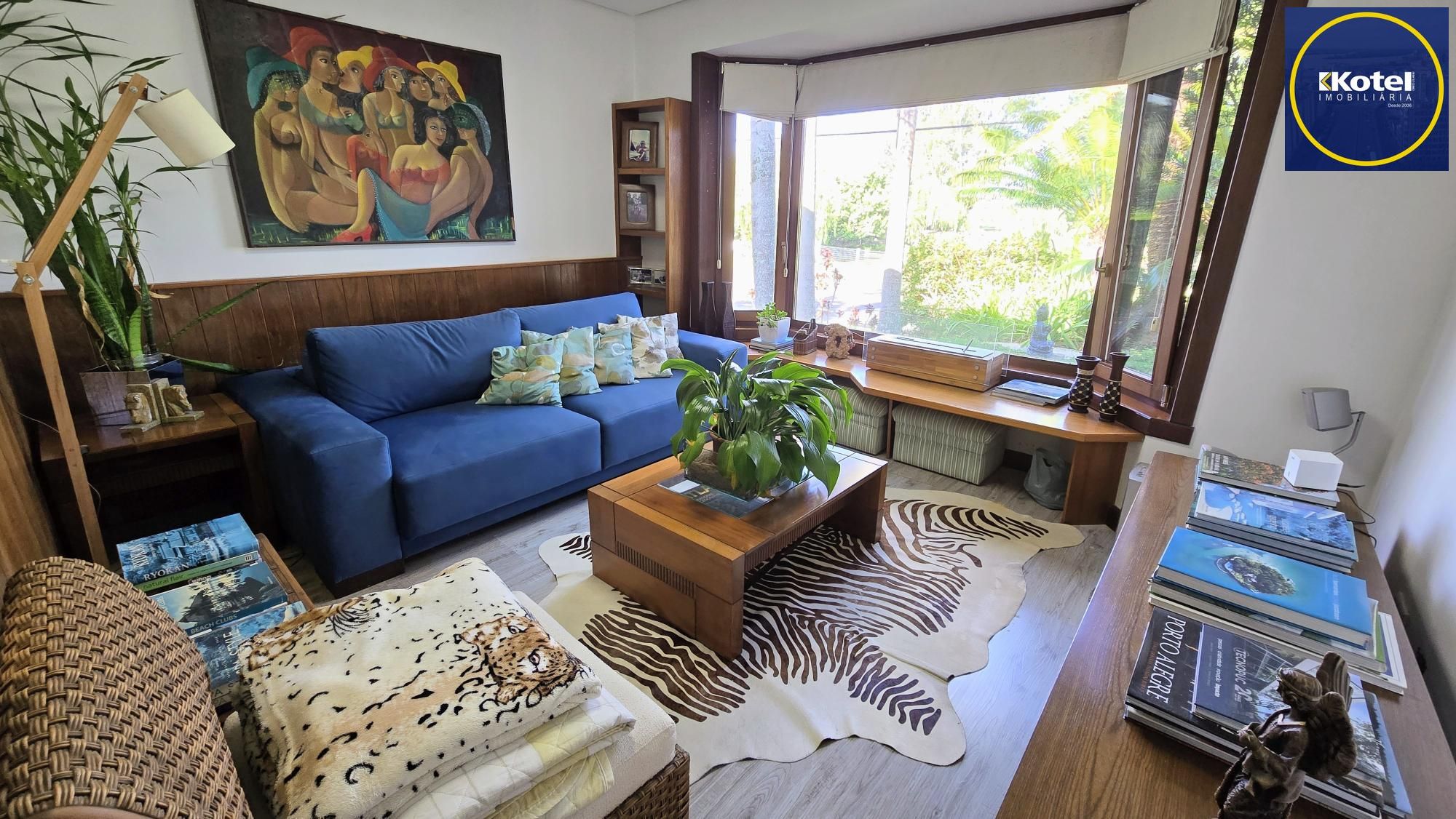 Casa no Terra Ville com fundo para o lago, com 4 suites.
