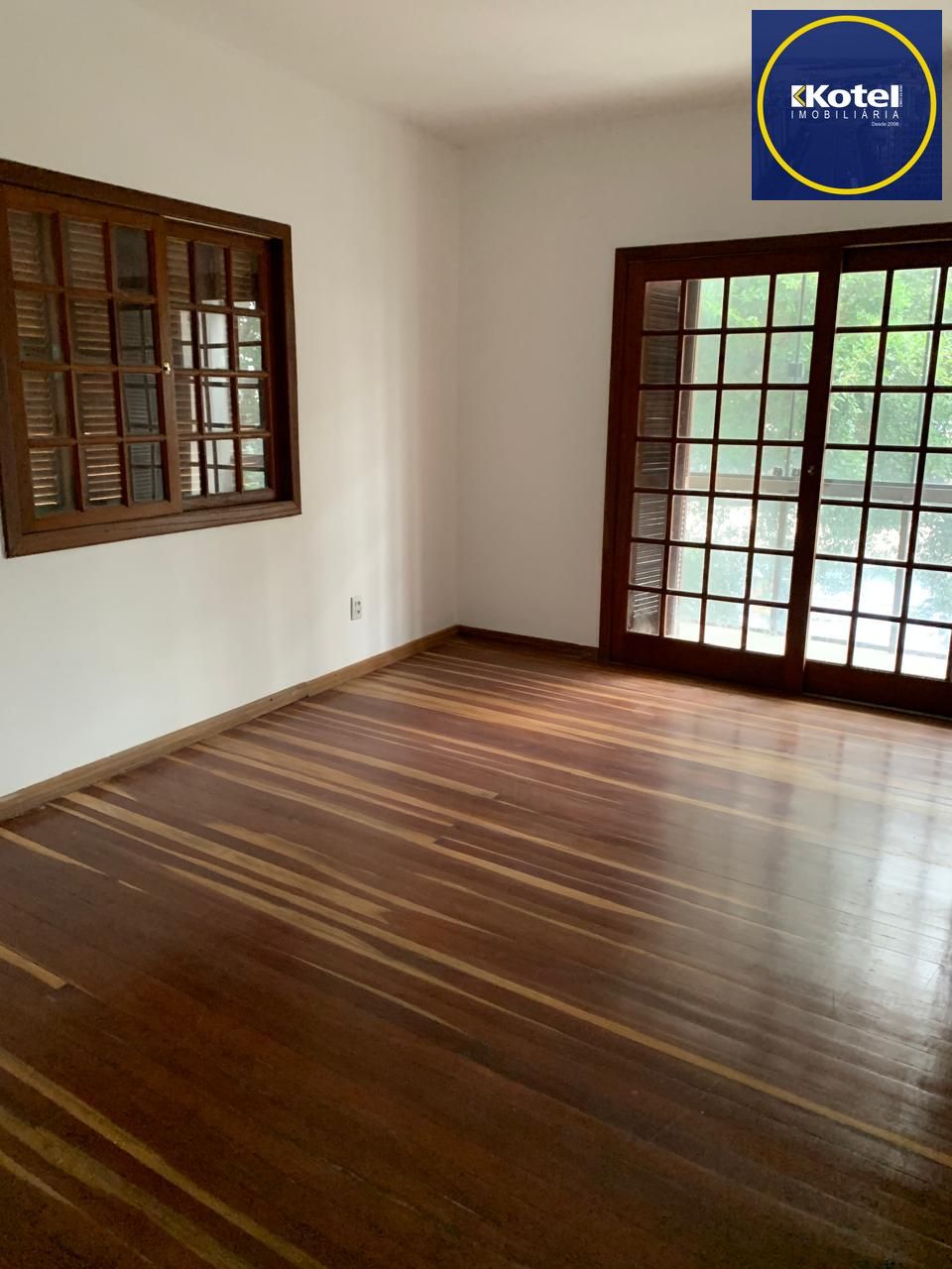 PRÉDIO COM 2 APARTAMENTOS  COM 1 E 2 DORMITÓRIOS - BAIRRO NONOAI