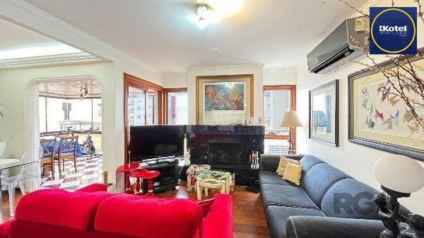 Apartamento com 3 Dormitórios, Suíte e Sacada e 1 vaga - 115m² - Petrópolis