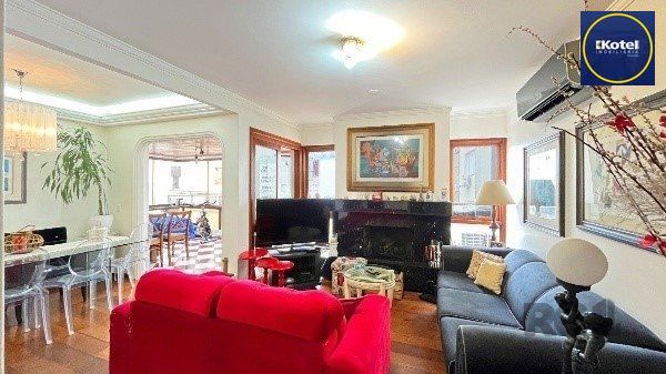 Apartamento com 3 Dormitórios, Suíte e Sacada e 1 vaga - 115m² - Petrópolis