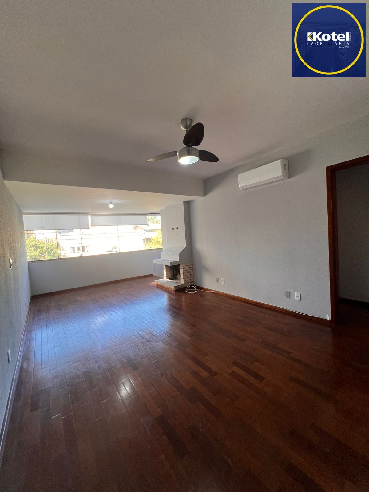 Apartamento com 2 dormitórios,1 vaga, no bairro Cristo Redentor, em Porto Alegre