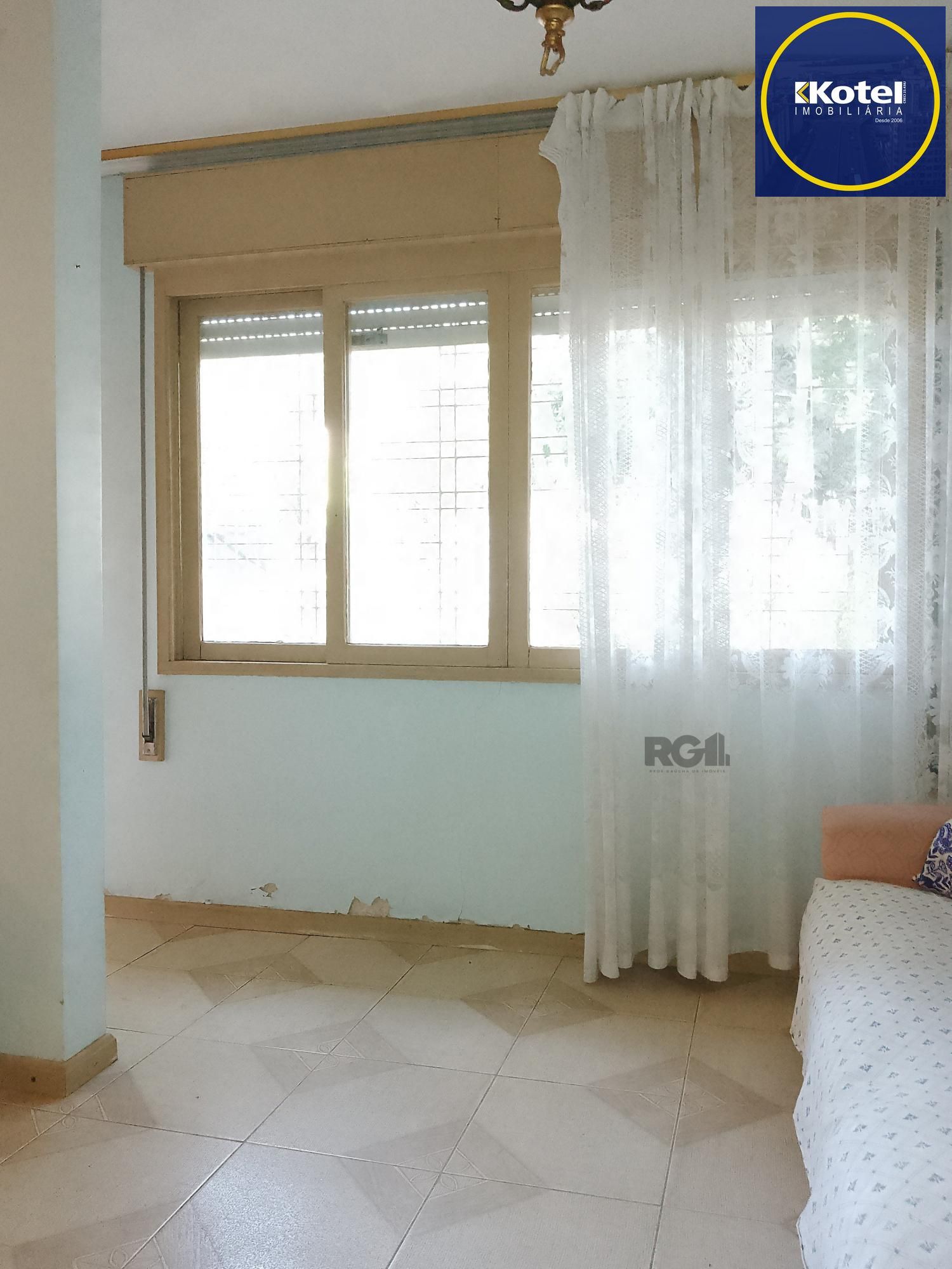 Casa 4 dormitórios, terreno com 1639m² à venda no Morro Santana