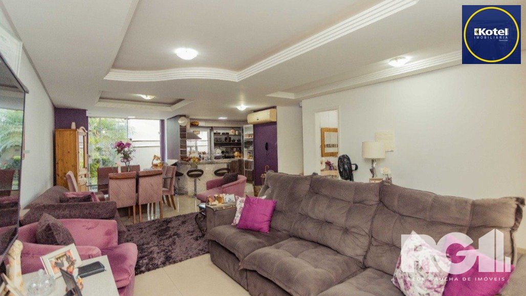 Casa com 5 Quartos 240m² privativos no Condomínio Parque Iguaçu. Bairro Ecoville