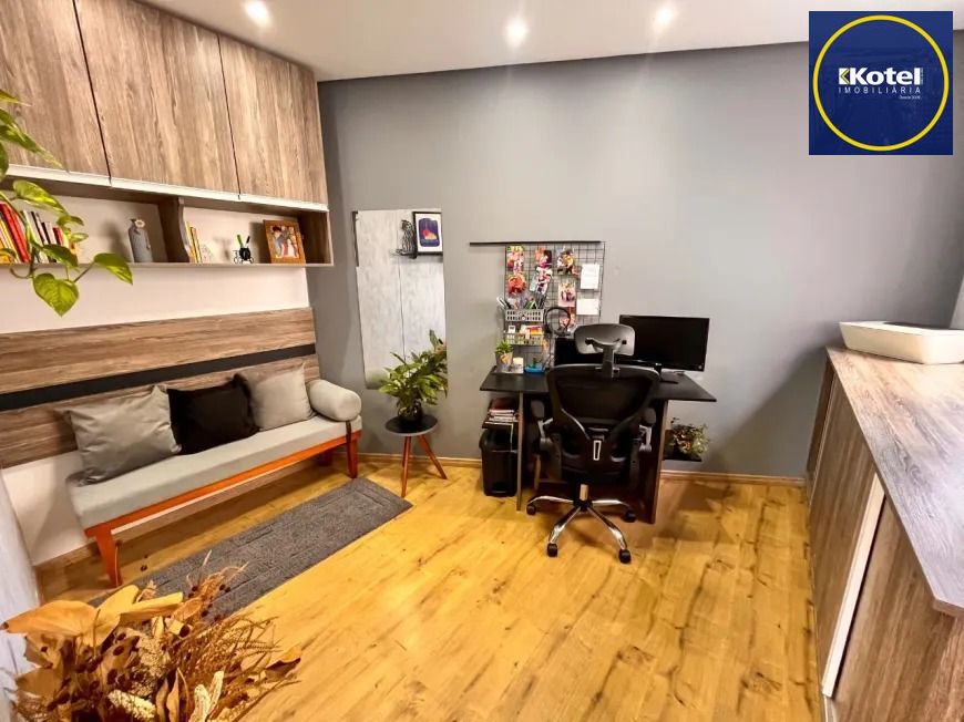Casa Reformada em Condomínio com Suíte e Espaço Versátil Avenida Ecoville