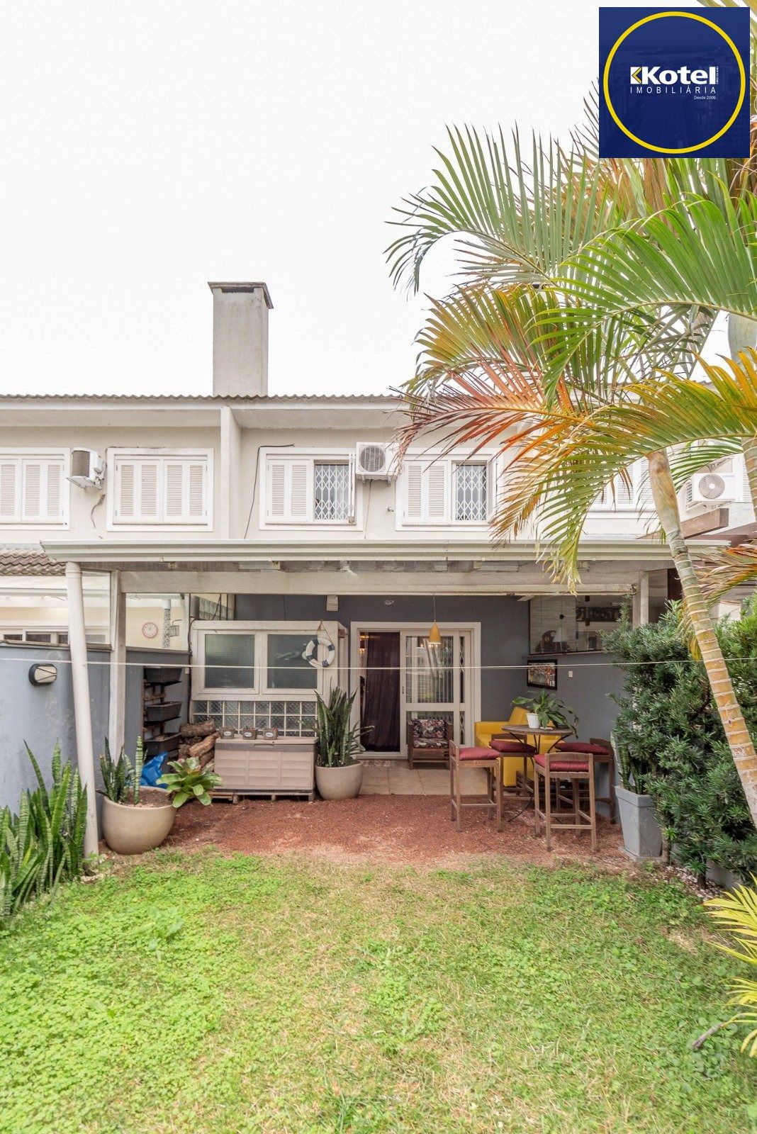 Casa com 3 dormitórios, suíte, pátio com spa, 3 vagas, Rua do Pampa - Ecoville