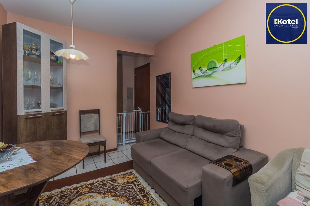 Apartamento iluminado com 2 dormitórios e vaga escriturada