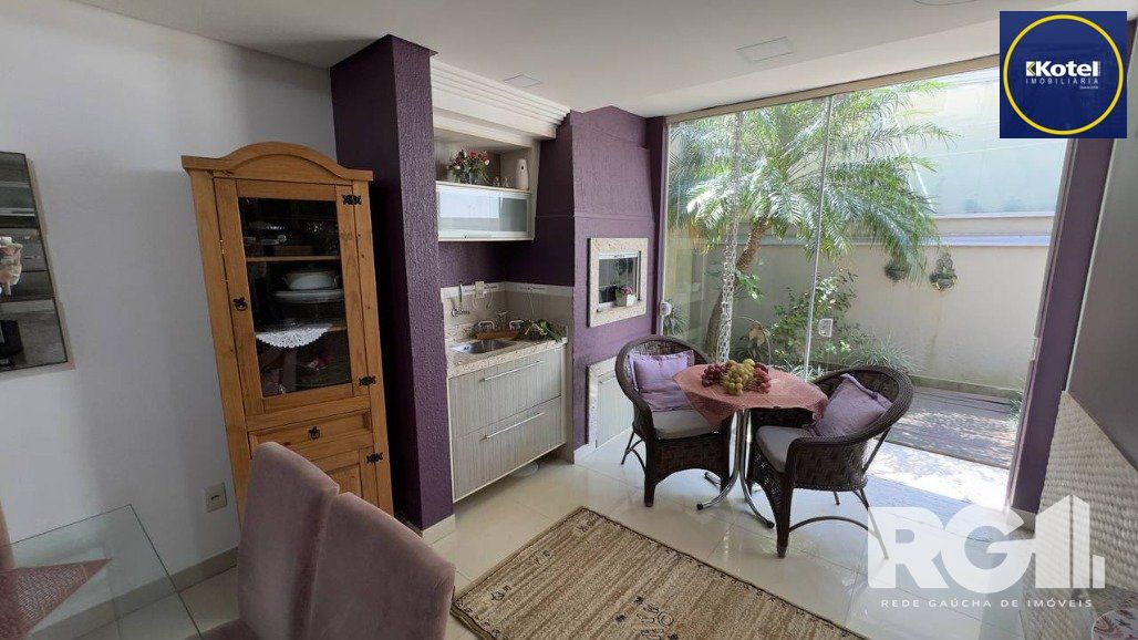 Casa com 5 Quartos 240m² privativos no Condomínio Parque Iguaçu. Bairro Ecoville