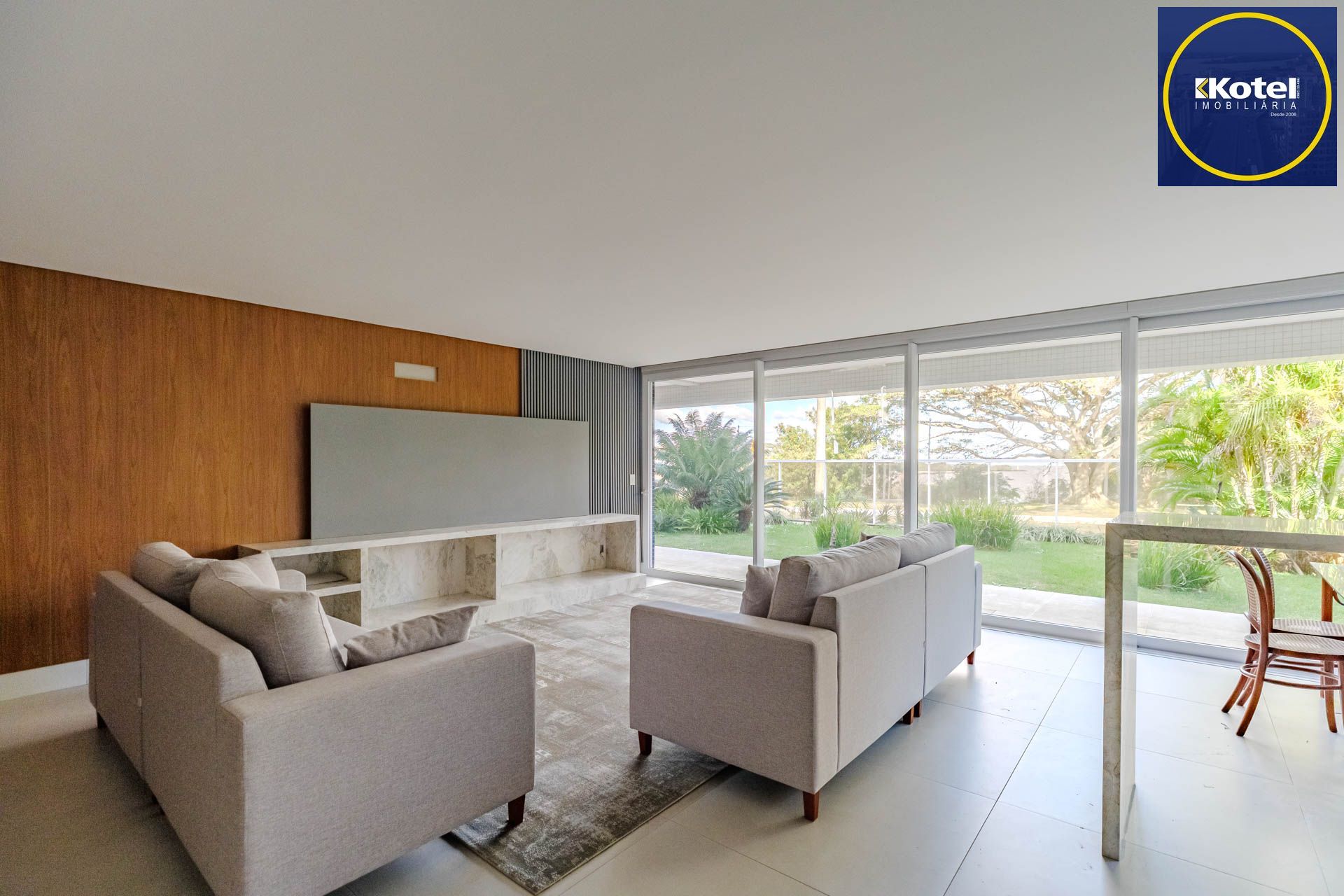 Apartamento - 3 dormitórios, sendo 3 suites, 4 vagas - Vila Assunção