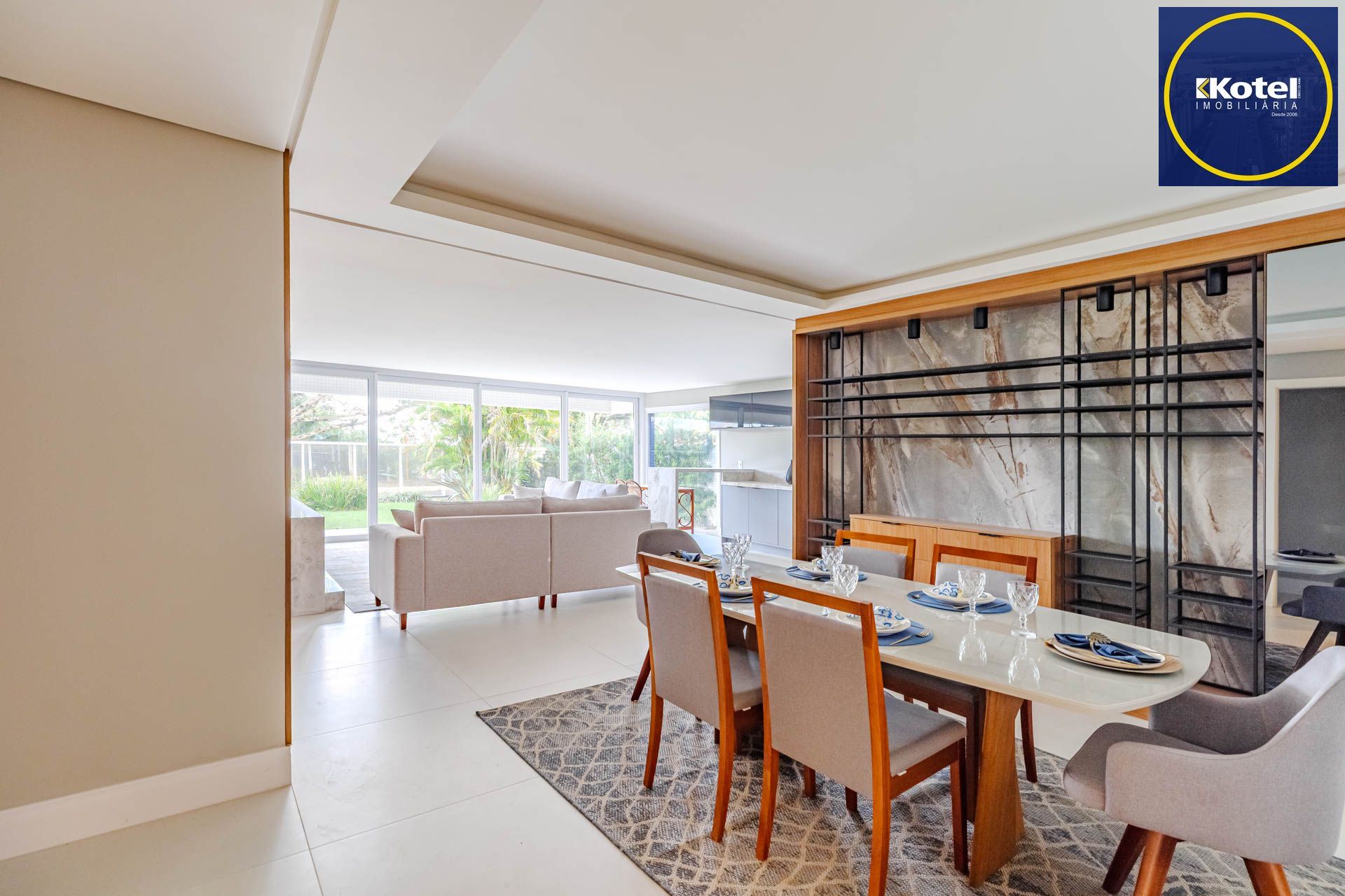 Apartamento - 3 dormitórios, sendo 3 suites, 4 vagas - Vila Assunção