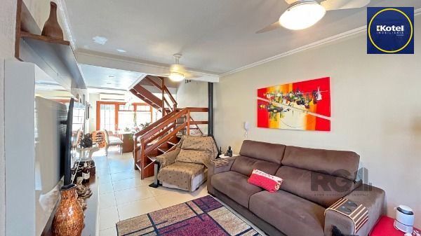 Casa Condominio em Porto Alegre, no bairro Ipanema, com 3 dormitório(s), e 3 banheiros, à venda.