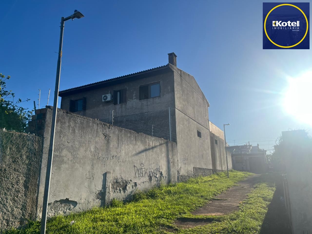 Casa comercial /residencial.