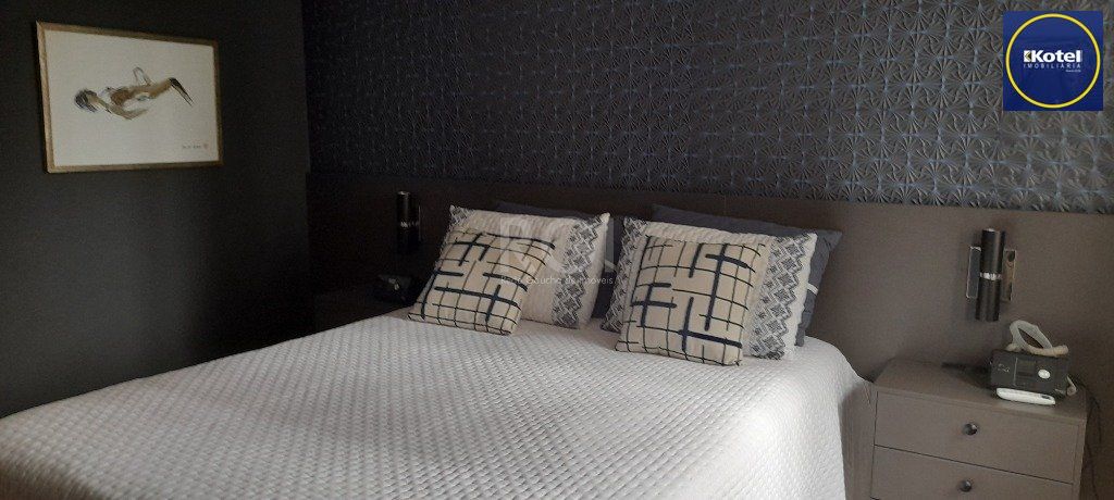 Apartamento para Venda - 143.28m², 3 dormitórios, sendo 1 suites, 1 vaga - Petrópolis