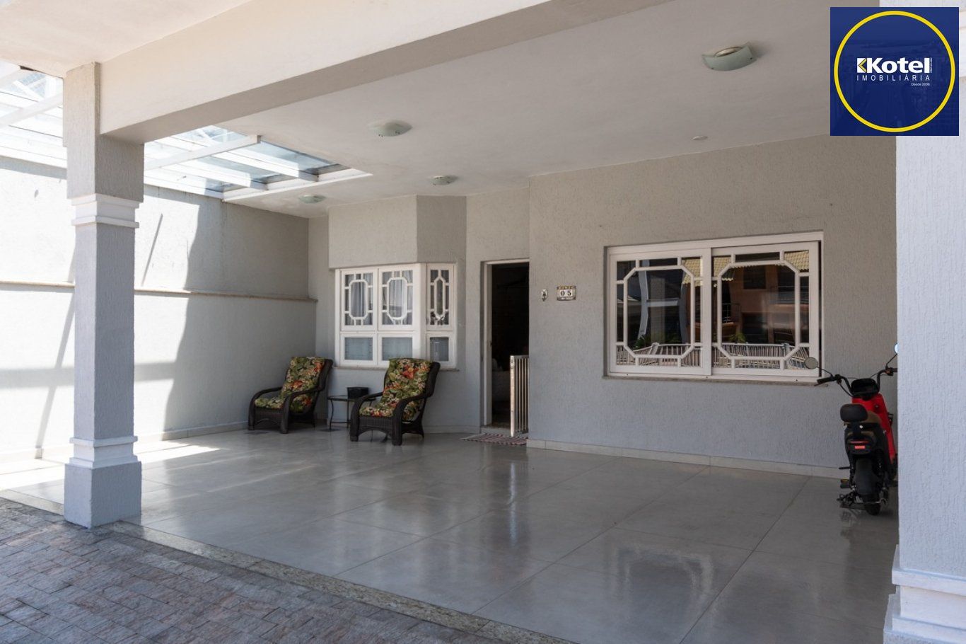 Casa Sobrado de 3 dormitórios com suíte, 2 vagas, piscina e sótão no Ecoville