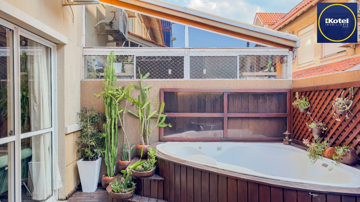 Casa com 4 quartos e 2 vagas em condomínio fechado no Bairro Ecoville.