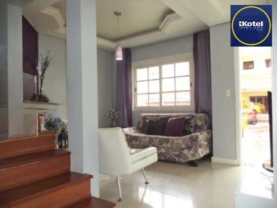Casa com 4 dormitórios, 1 suíte, 260 m² privativos, 3 vagas no Ecoville.