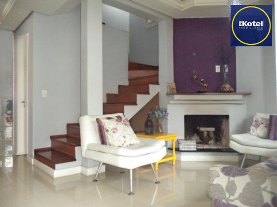 Casa com 4 dormitórios, 1 suíte, 260 m² privativos, 3 vagas no Ecoville.