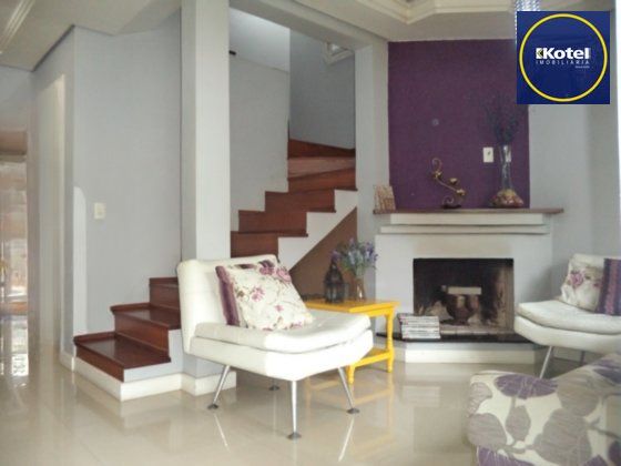 Casa com 4 dormitórios, 1 suíte, 260 m² privativos, 3 vagas no Ecoville.