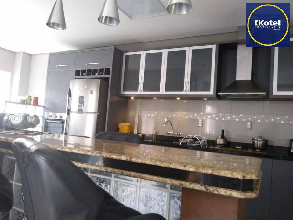 Casa em Condomínio com 3 quartos, 1 suíte e 288m² à venda no Ecoville.