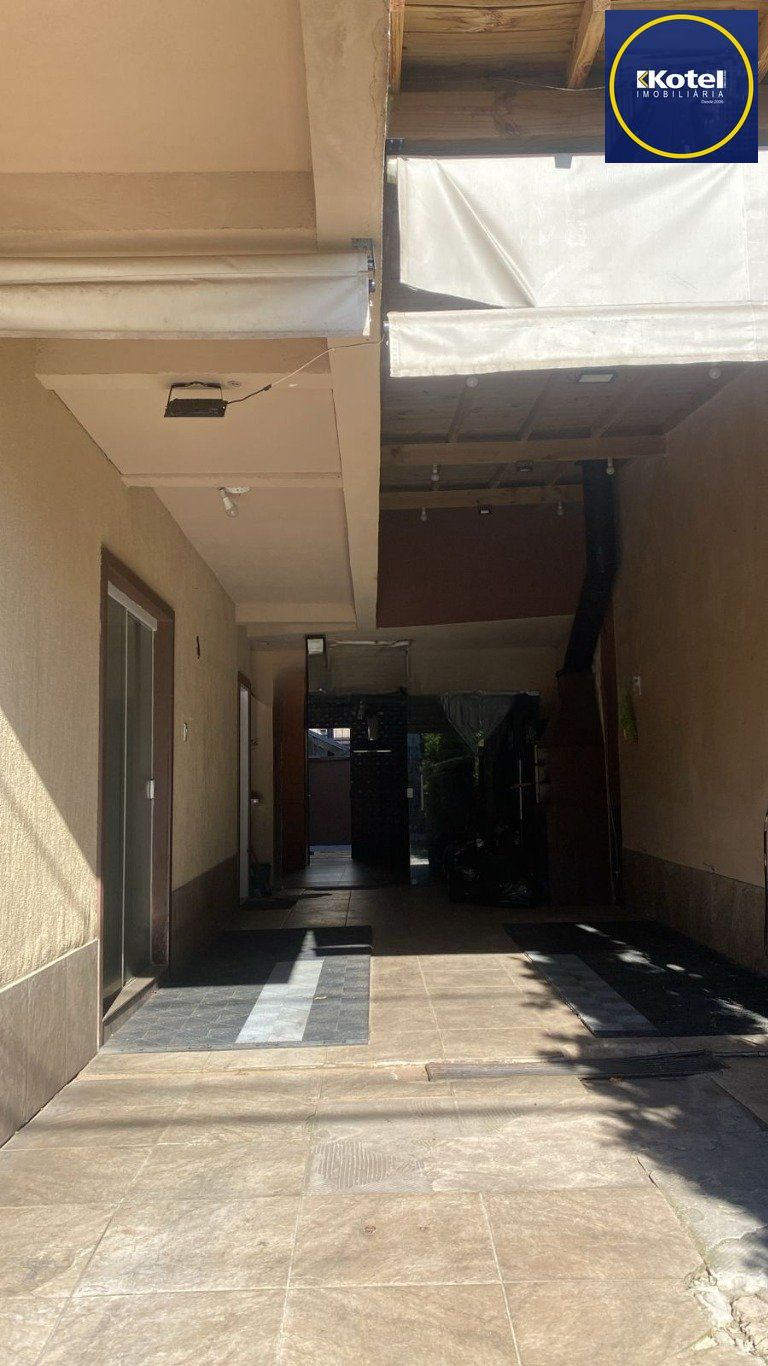 Casa com 156m², 4 dormitórios, 3 vagas no Ecoville.