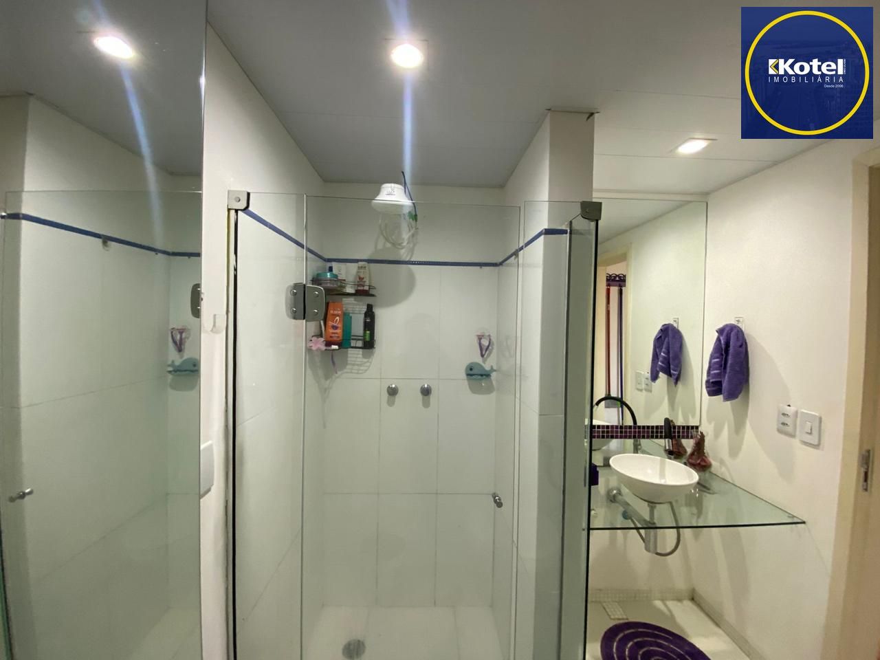 Apartamento Mobiliado a venda / Avenida Independência / 2 Dormitórios