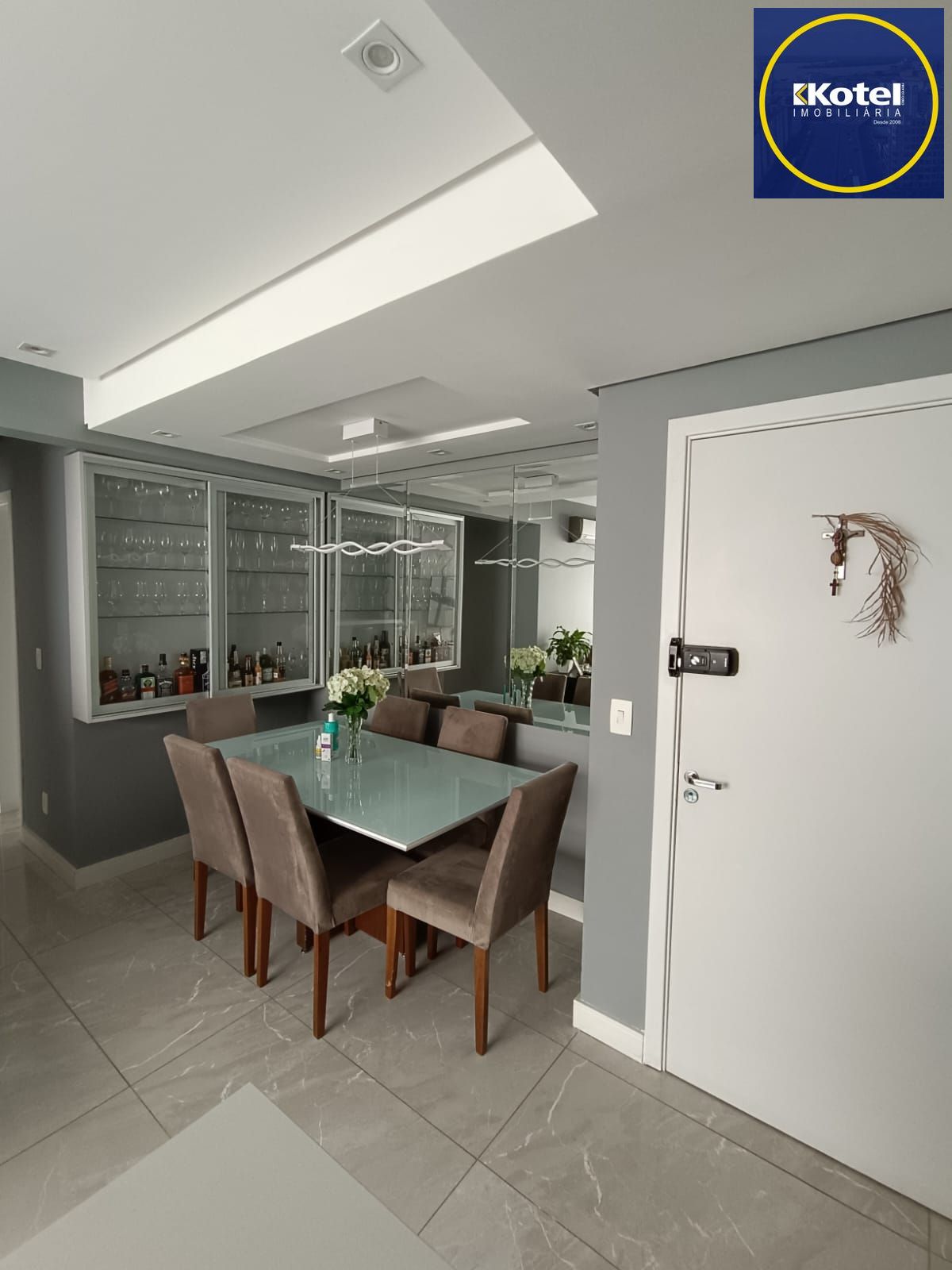 Apartamento 2 Dormitórios com Suíte e Móveis Planejados no Cristo Redentor