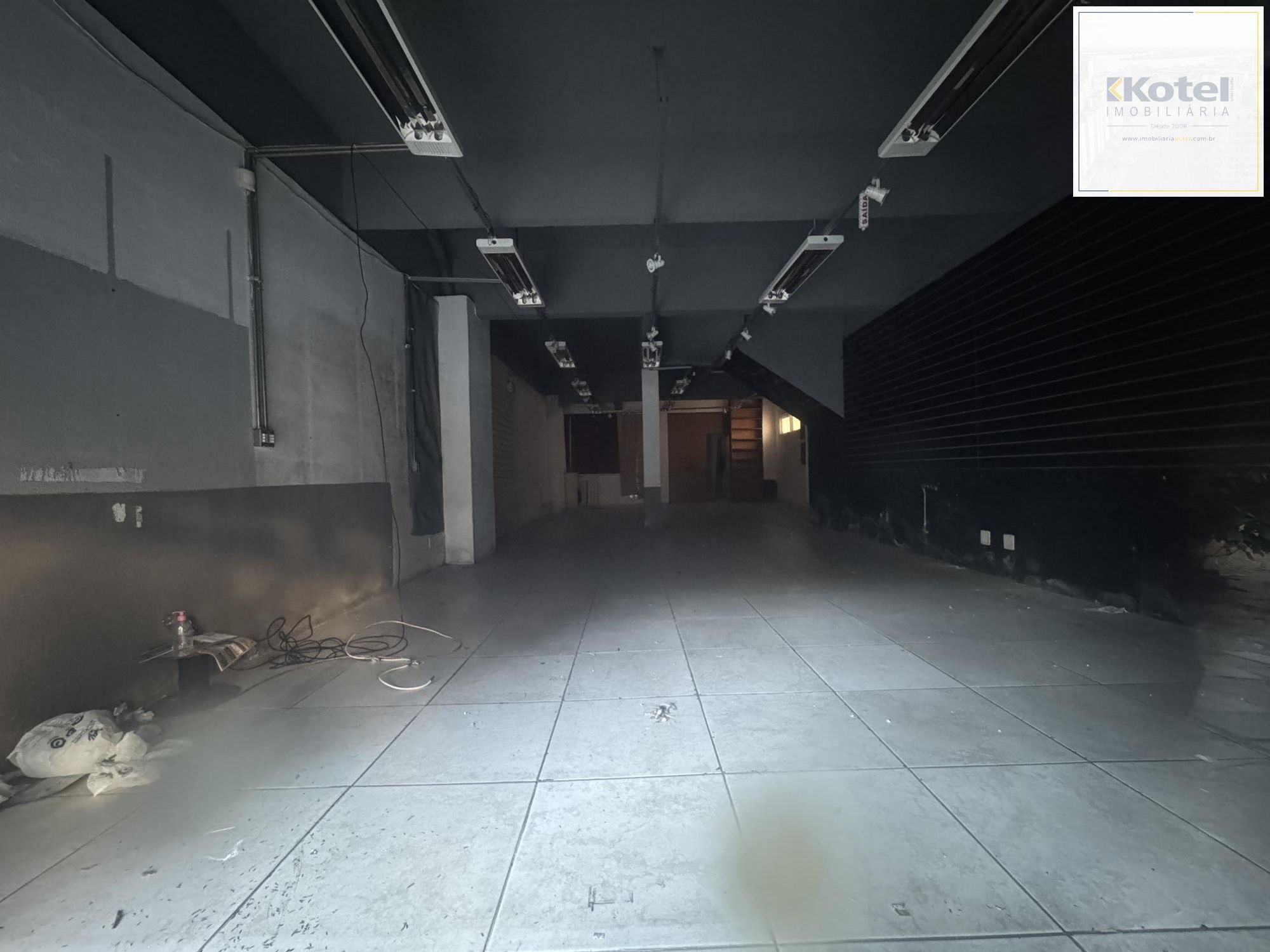 Loja comercial à venda, localizada no coração da Cidade Baixa, em Porto Alegre, RS  11x33