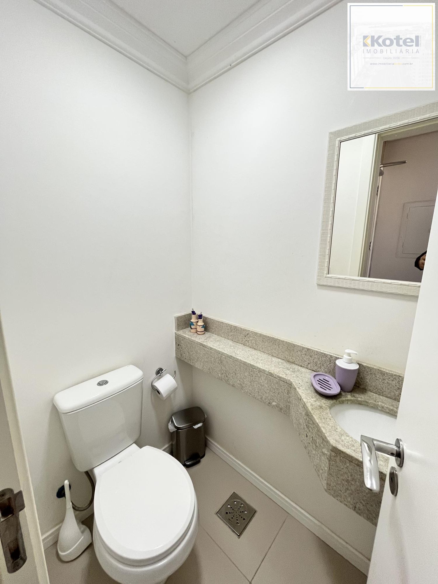Apartamento de 3 quartos, 2 suítes e 2 vagas de garagem no Menino Deus em POA/RS