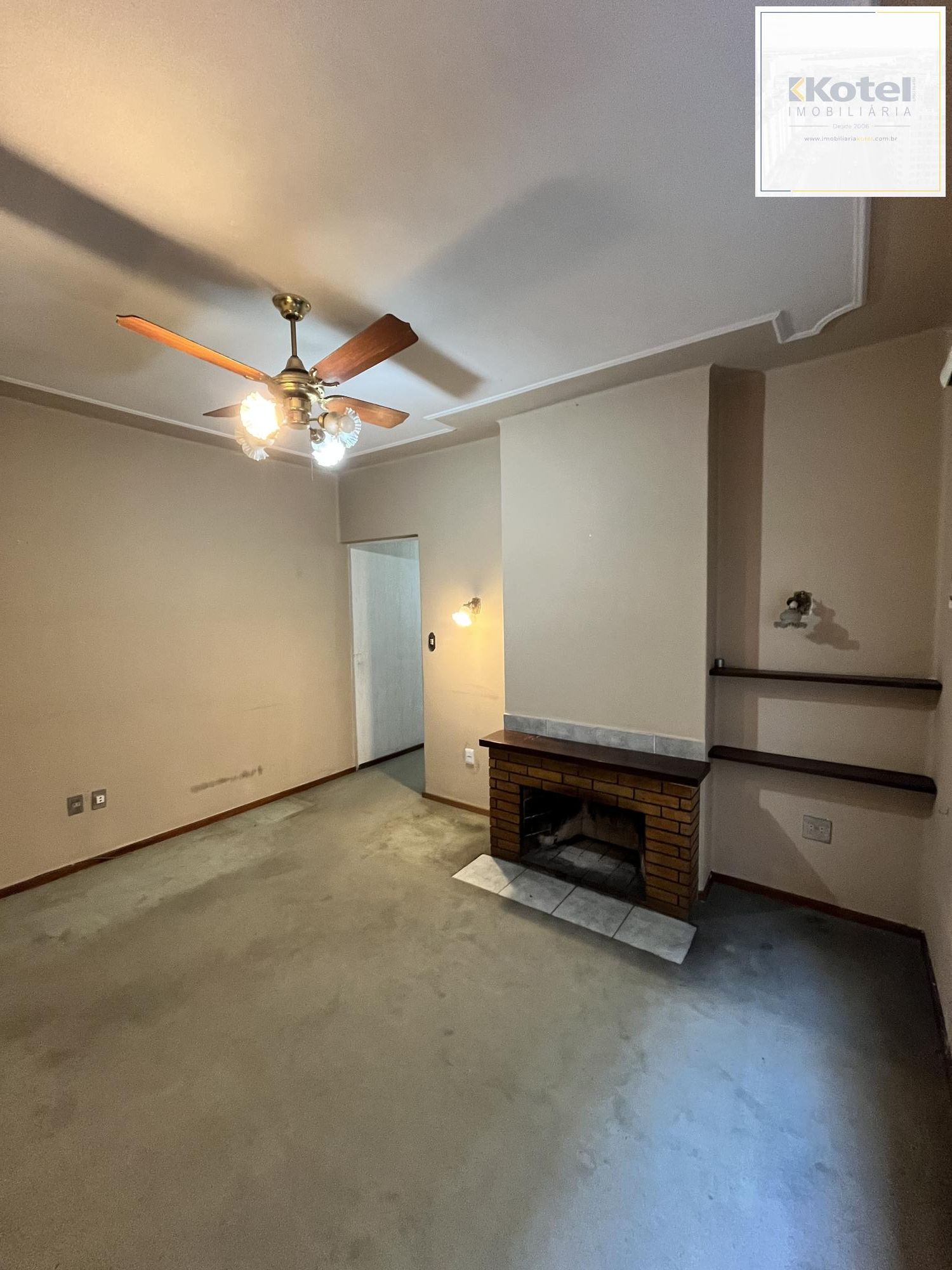 Apartamento de 2 quartos, lareira e dependência de empregada no bairro Floresta — foto 2