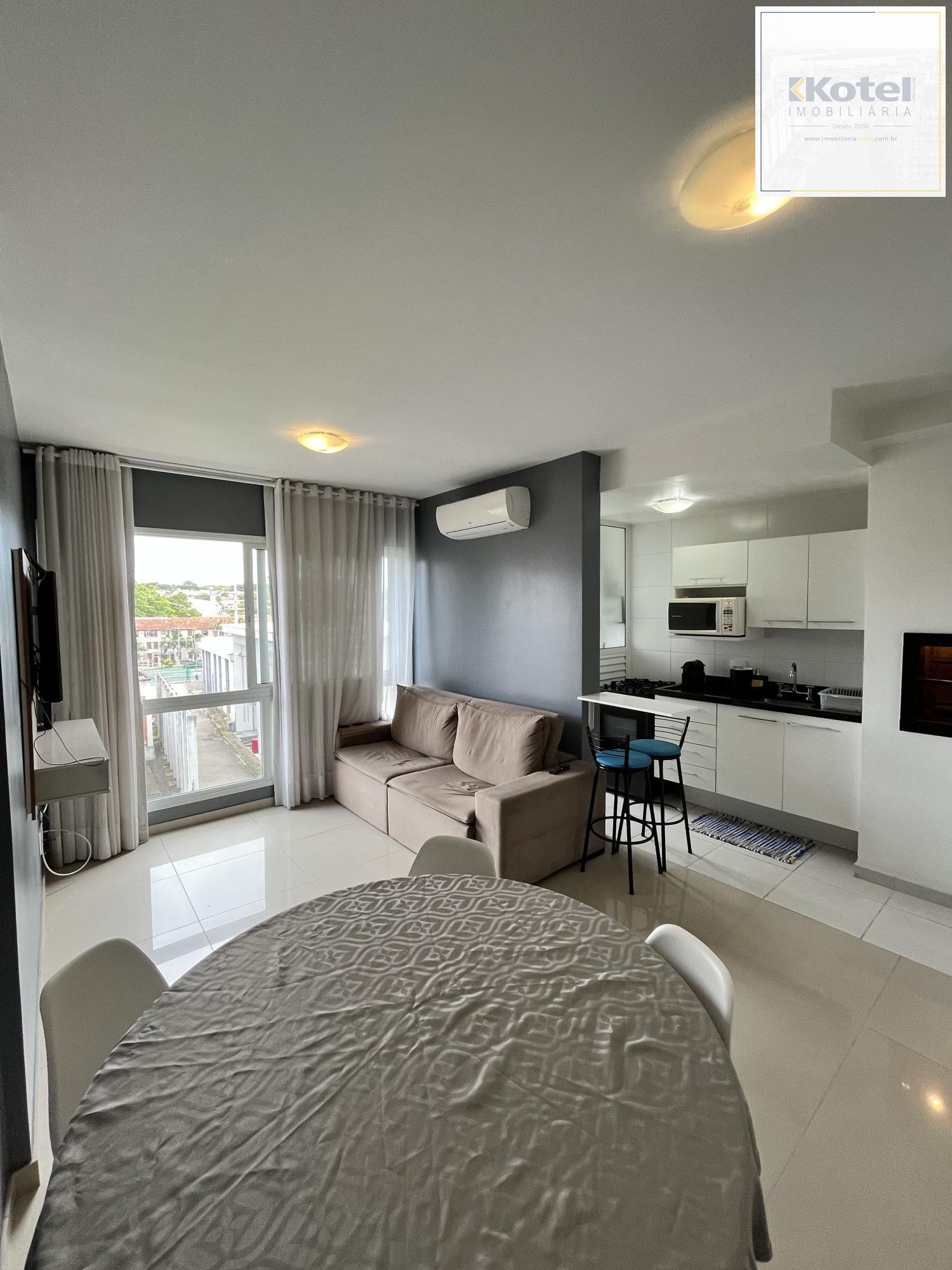 apartamento semimobiliado, 2 dormitórios, suíte, 1 vaga no Passo da Areia