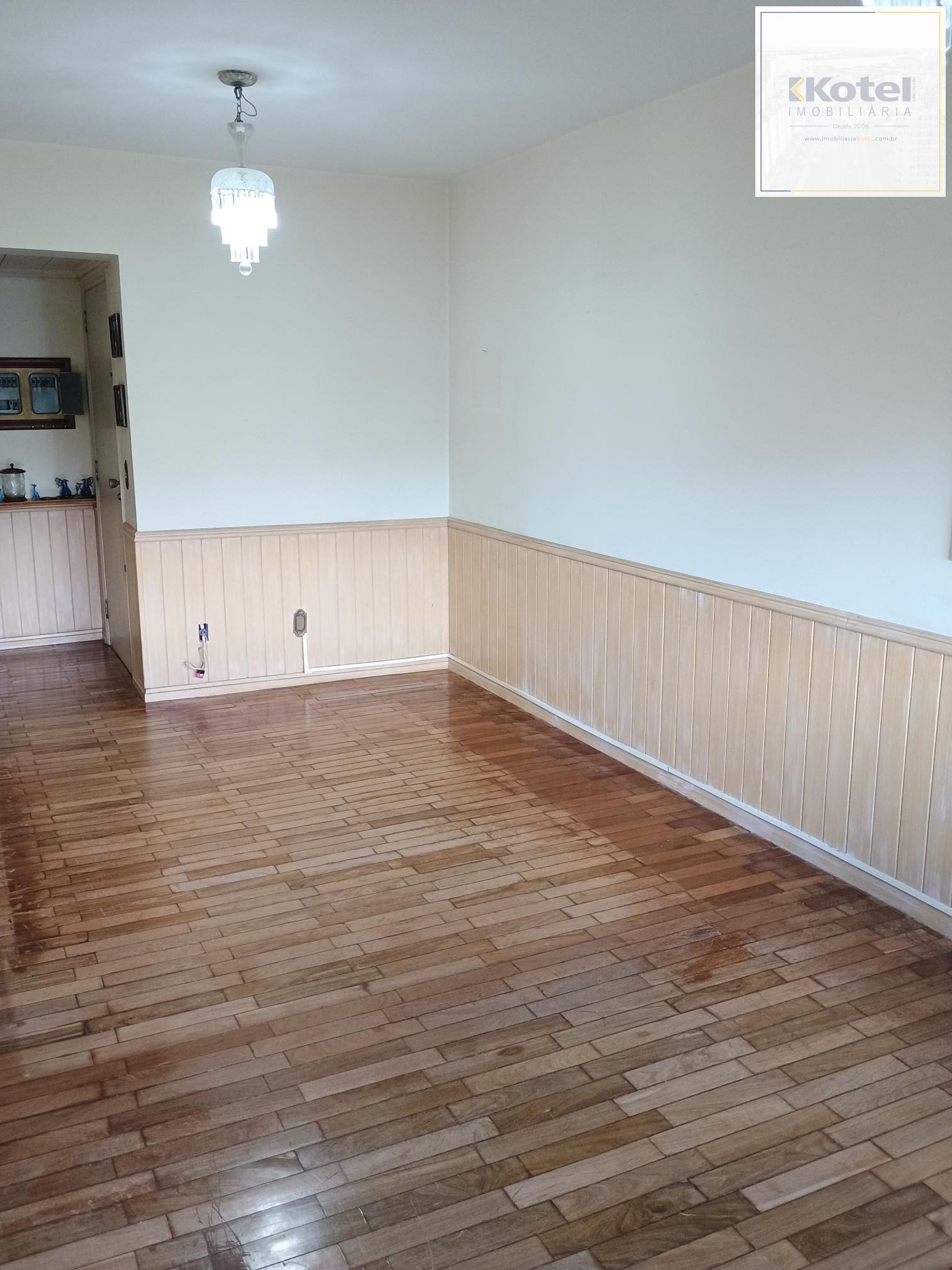Apartamento com 03 quartos e 01 vaga à Venda no Bairro Rio Branco, Porto Alegre