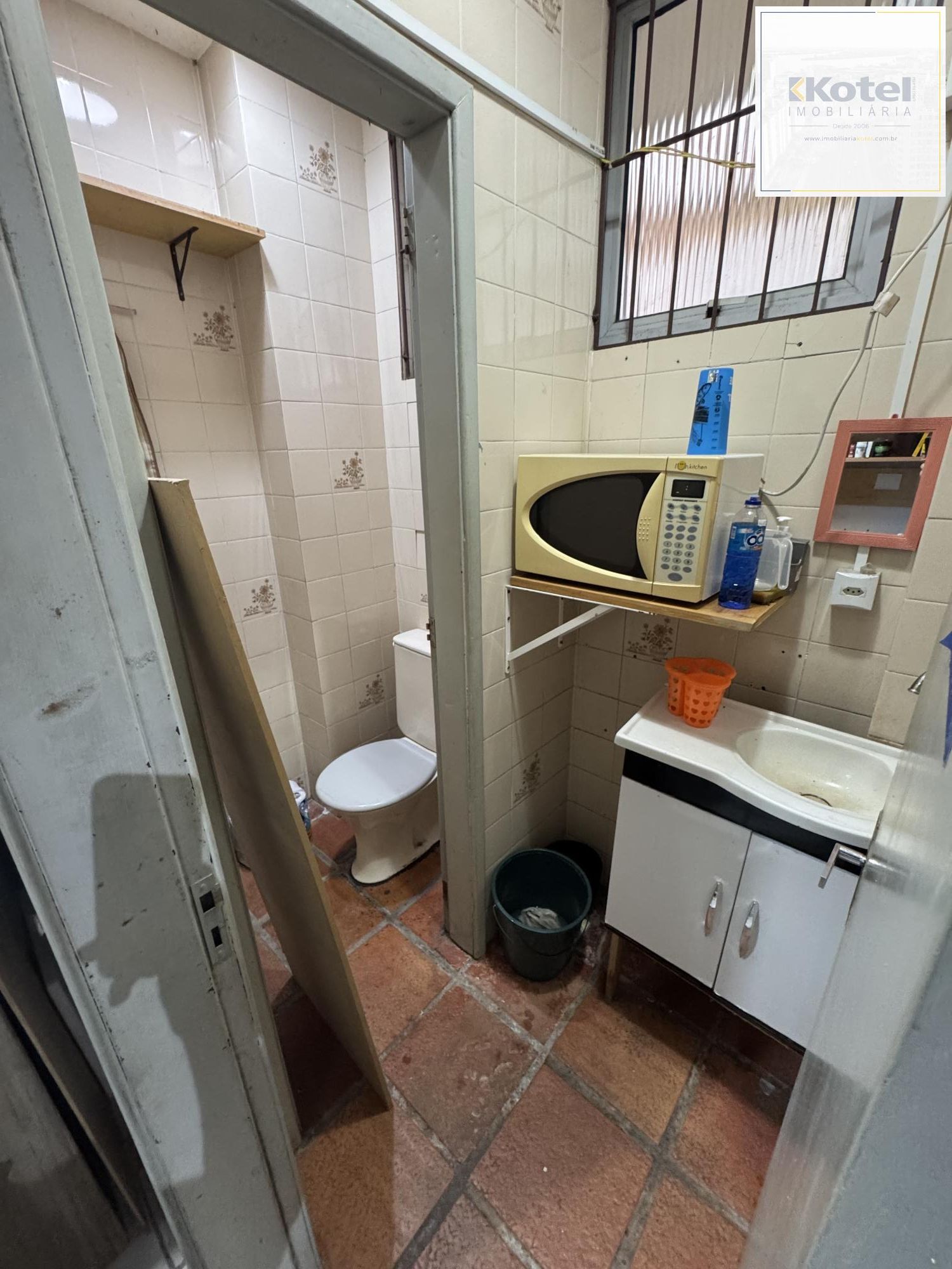 Loja comercial à venda, localizada no coração da Cidade Baixa, em Porto Alegre, RS  11x33