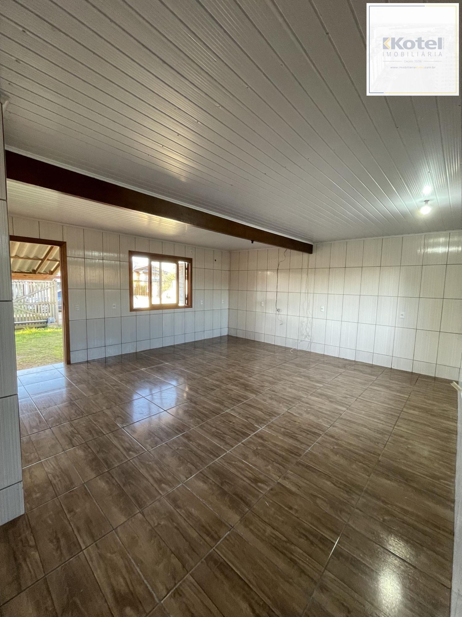 Excelente casa térrea com pátio e vaga para 2 carros!