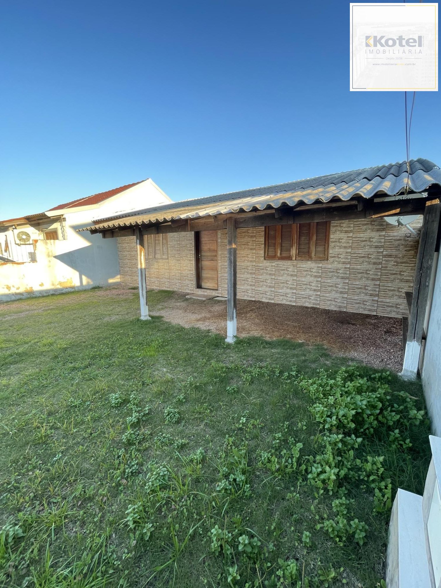 Excelente casa térrea com pátio e vaga para 2 carros!
