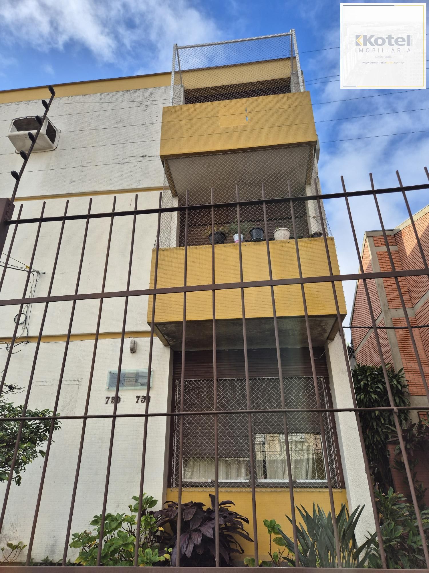 2 Dormitórios bem localizado.